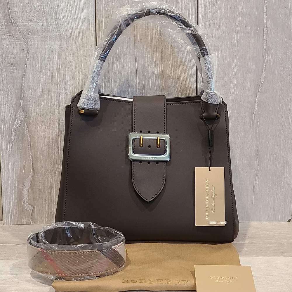 AUTHENTIC BURBERRY BUCKLE TOTE - Picture 2 of 16